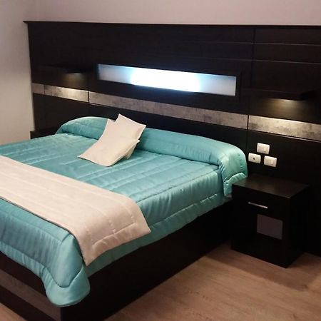 Hotel Majestic 2 By Hhg Cuenca Ruang foto