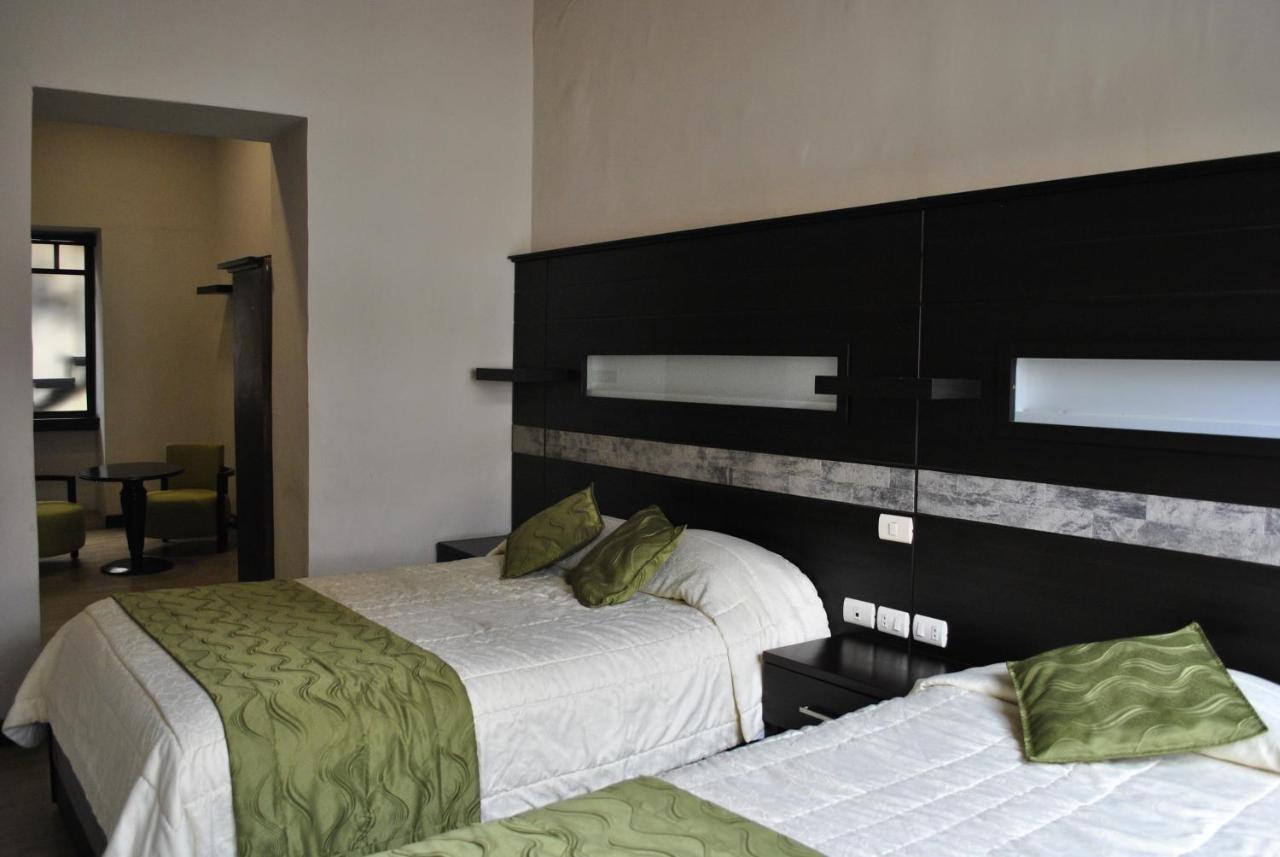 Hotel Majestic 2 By Hhg Cuenca Bagian luar foto