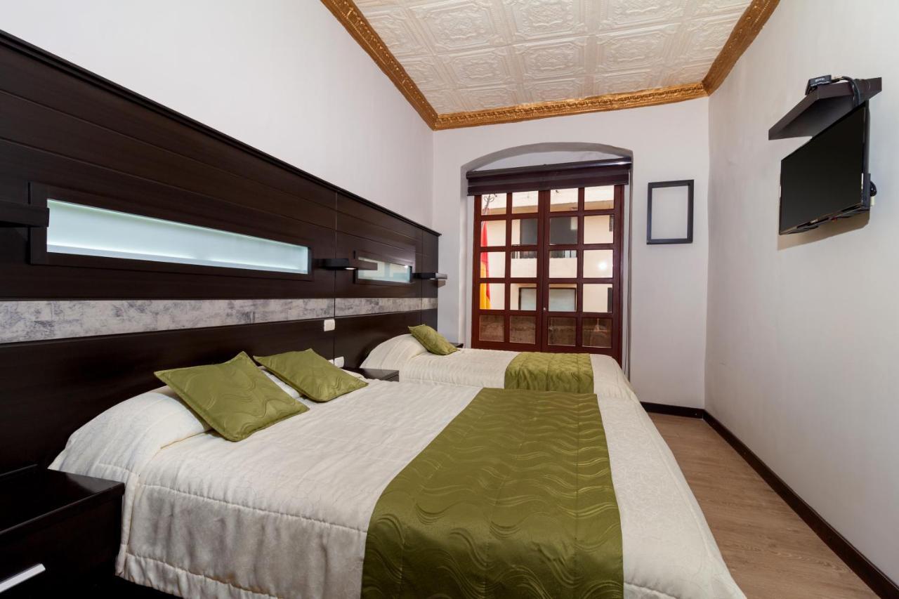 Hotel Majestic 2 By Hhg Cuenca Bagian luar foto