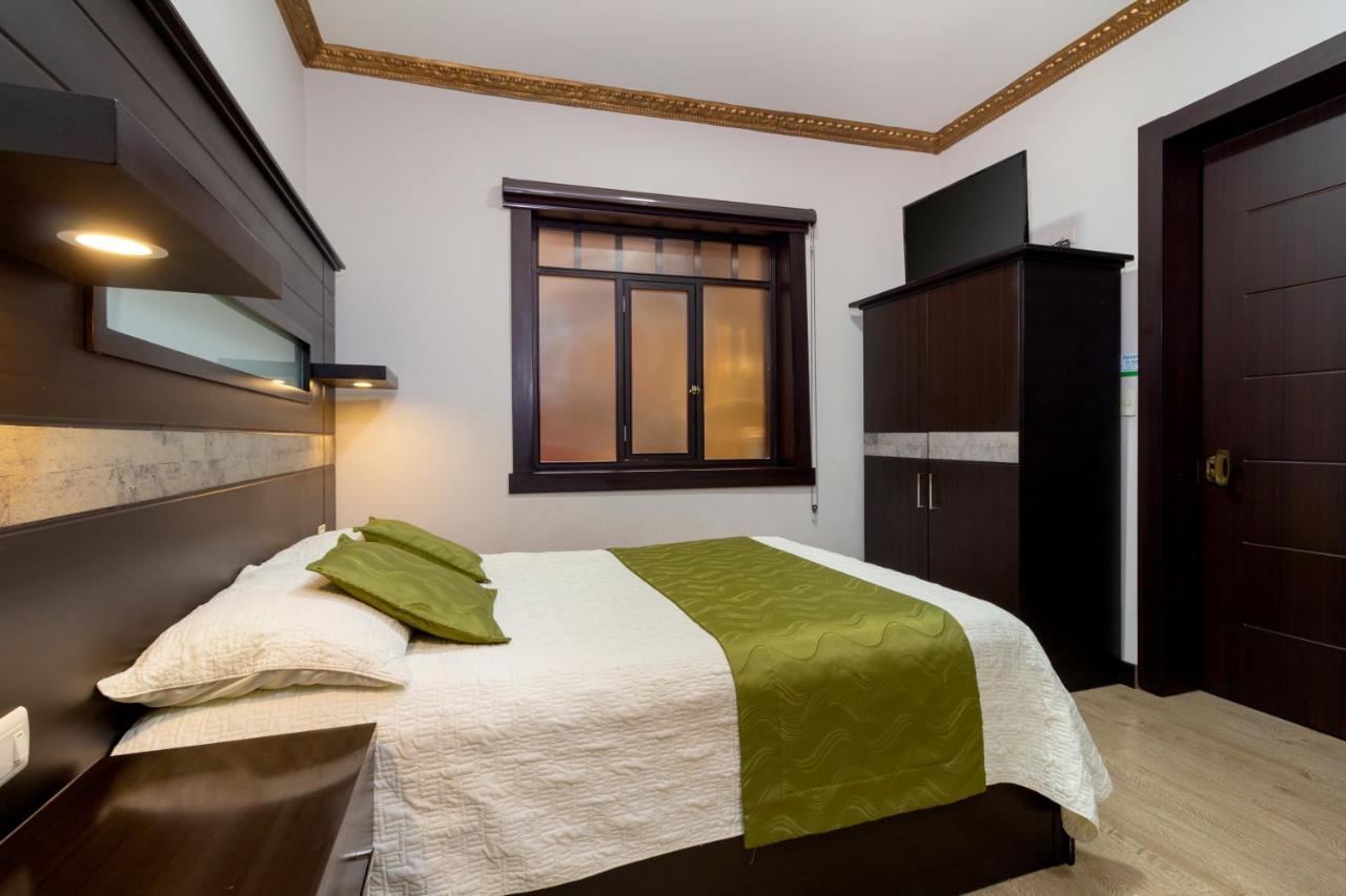 Hotel Majestic 2 By Hhg Cuenca Bagian luar foto