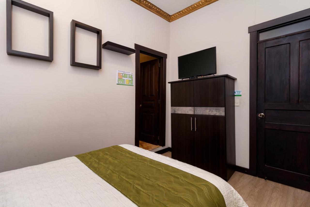 Hotel Majestic 2 By Hhg Cuenca Bagian luar foto