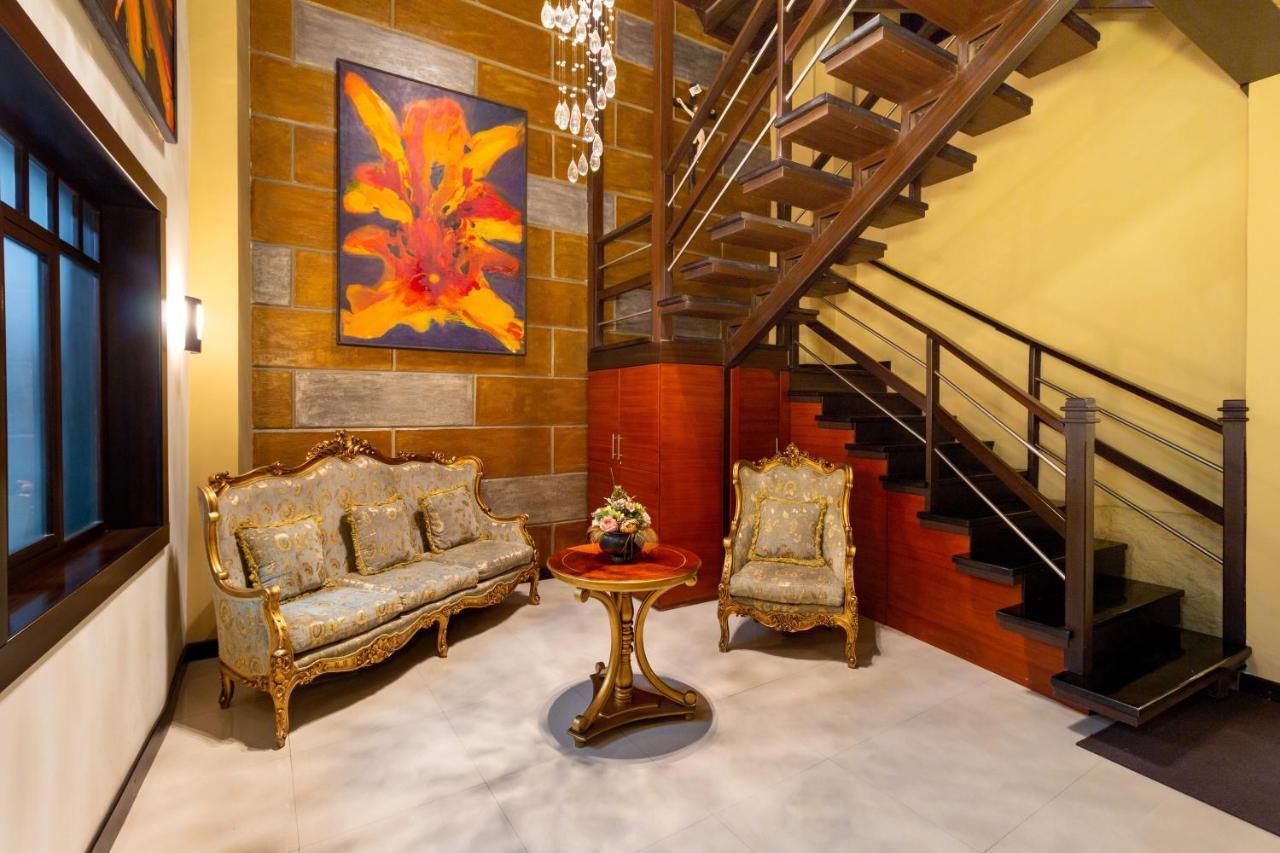 Hotel Majestic 2 By Hhg Cuenca Bagian luar foto