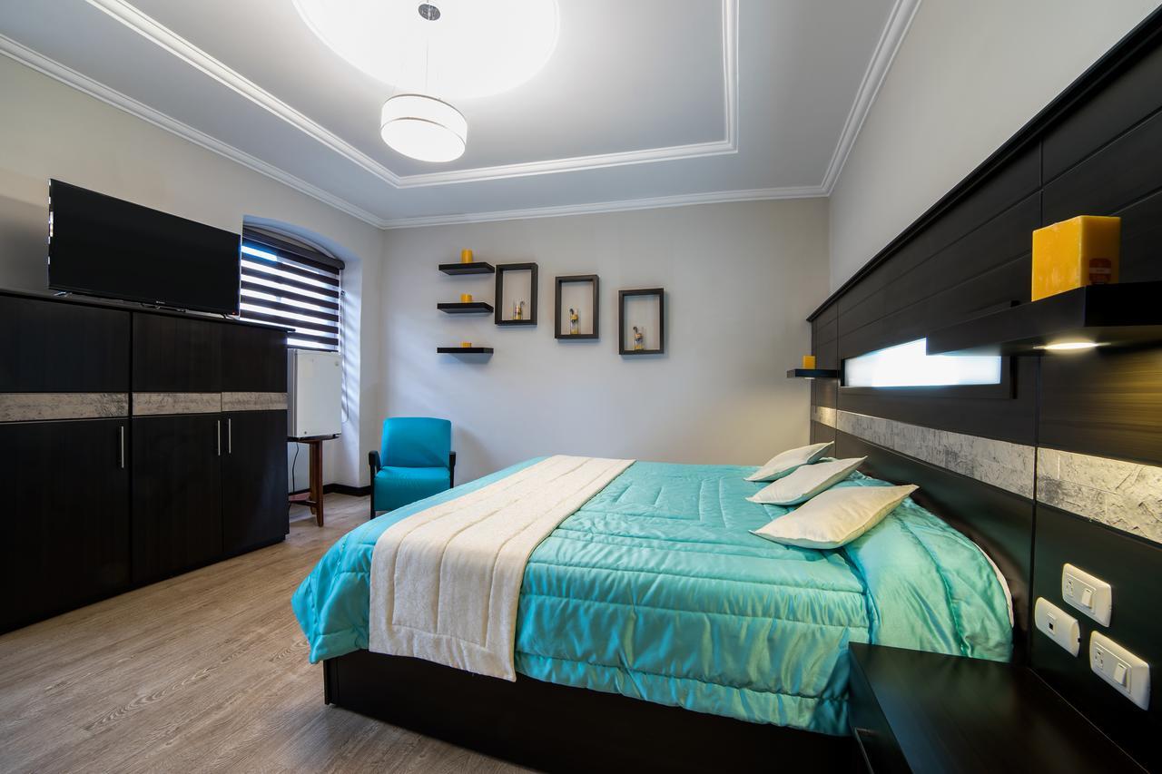 Hotel Majestic 2 By Hhg Cuenca Bagian luar foto